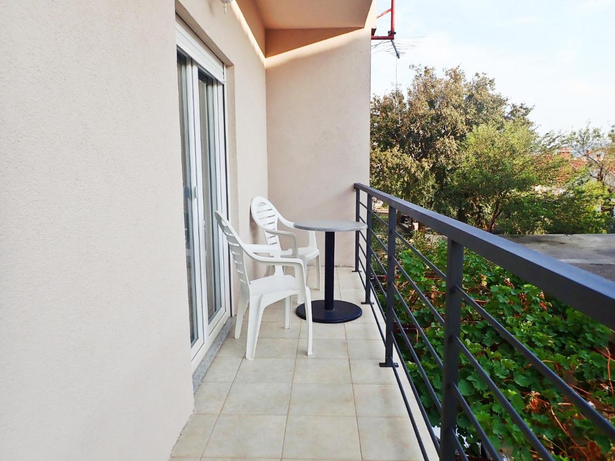 Apartments Troselj Starigrad Paklenica Kamer foto