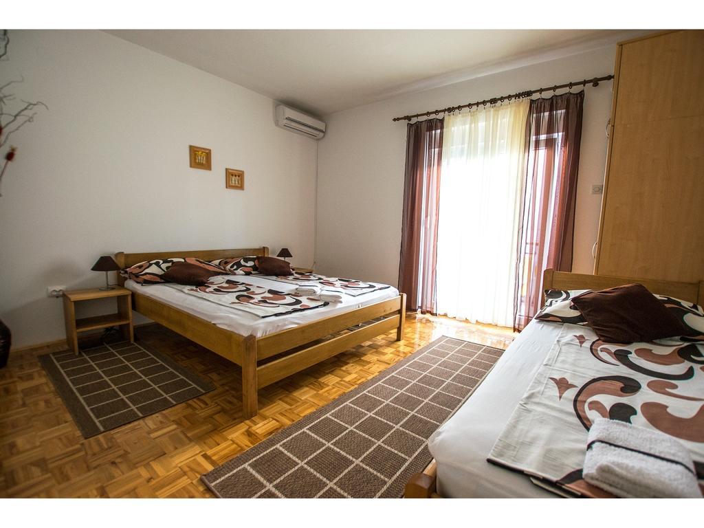 Apartments Troselj Starigrad Paklenica Buitenkant foto